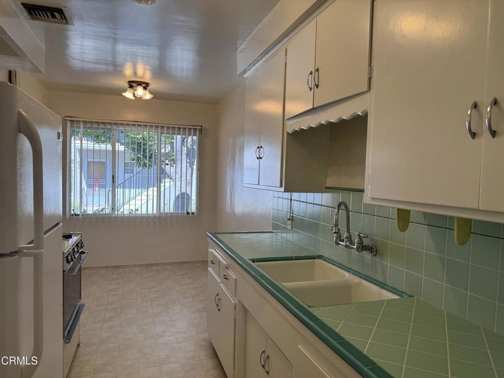 514 Linwood Avenue - Photo 4