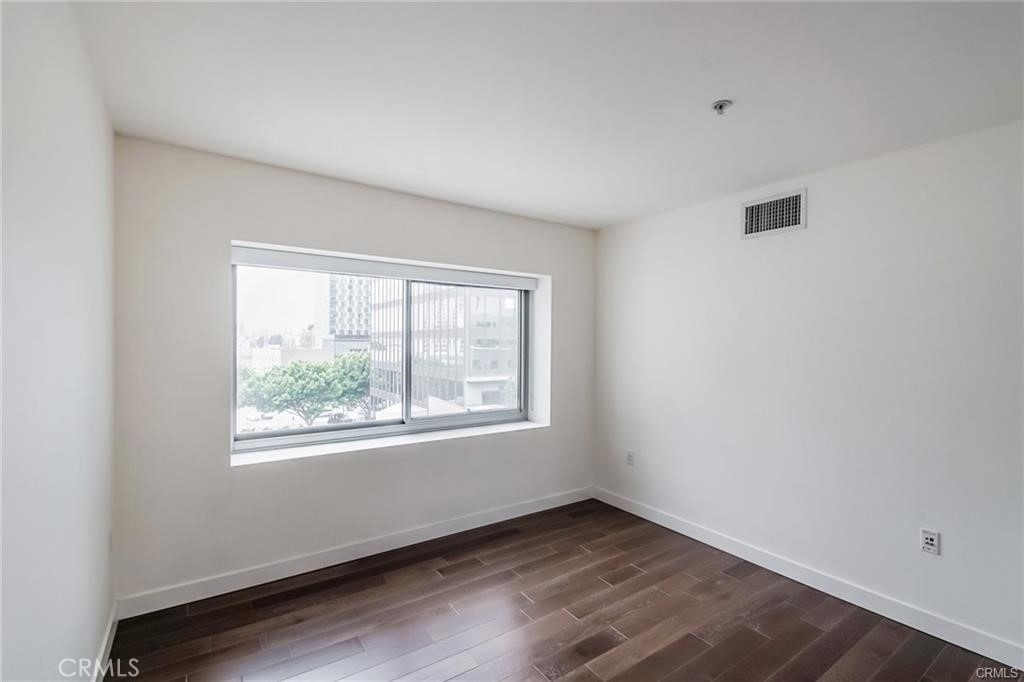 901 S Flower Street - Photo 10