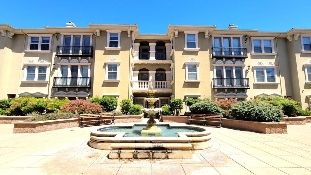 1223 Symphony Way - Photo 0