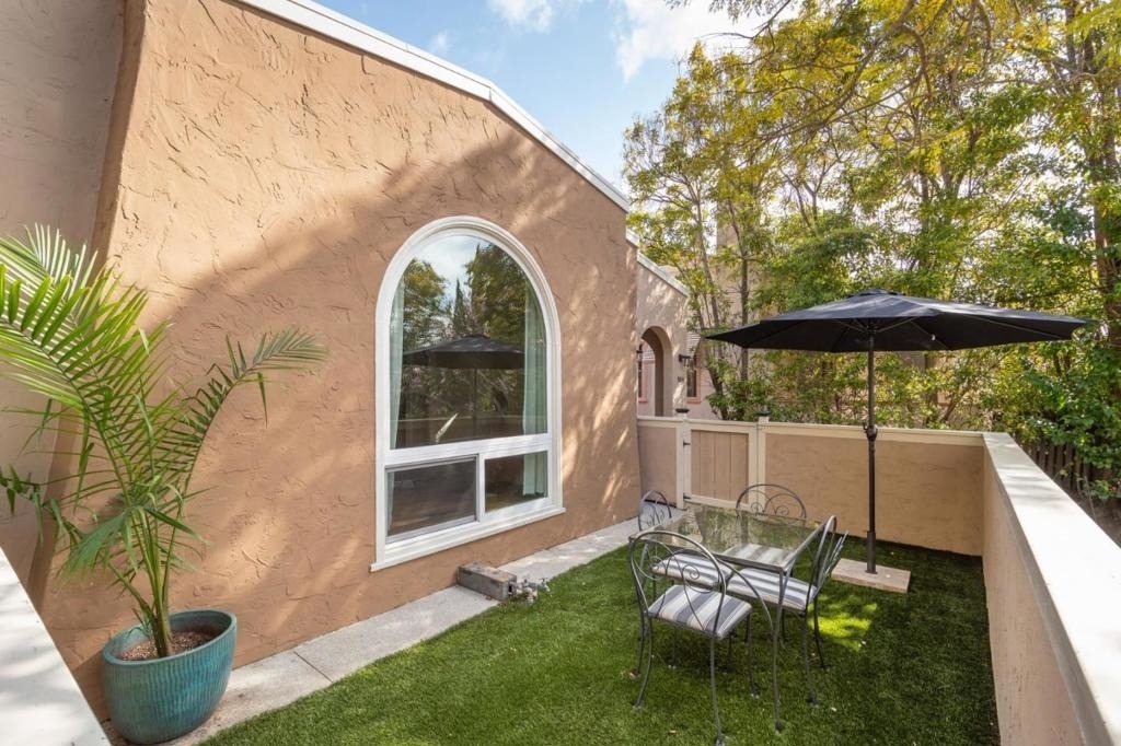 904 Paloma Avenue - Photo 2