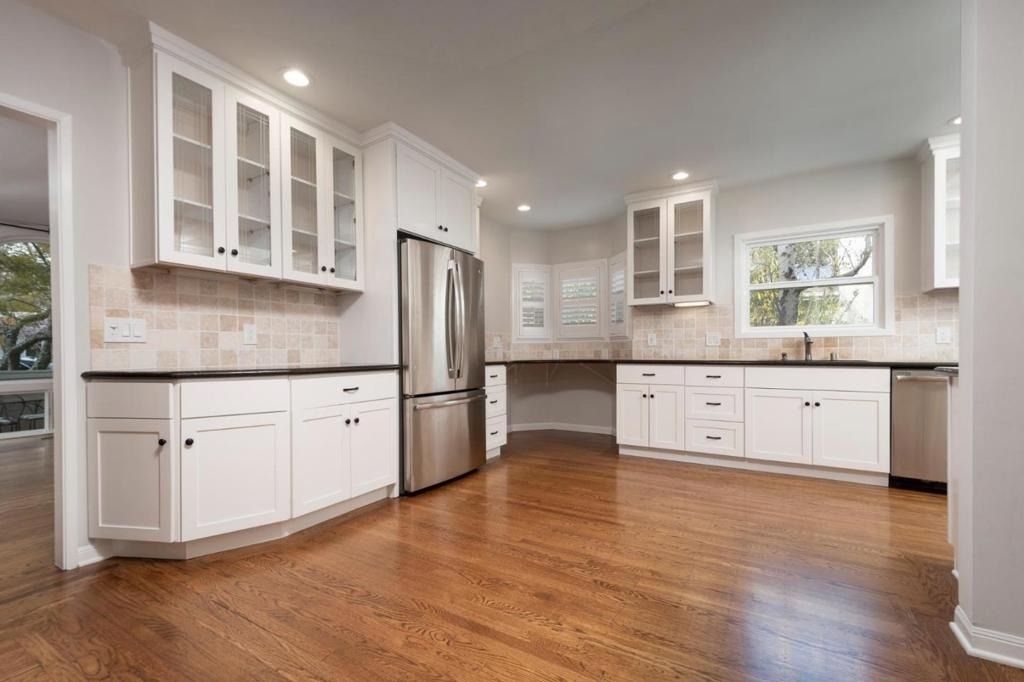 904 Paloma Avenue - Photo 6