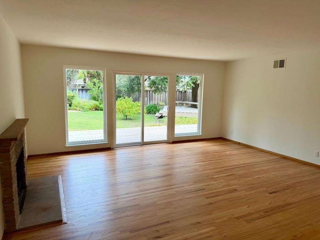 975 Inverness Way - Photo 2