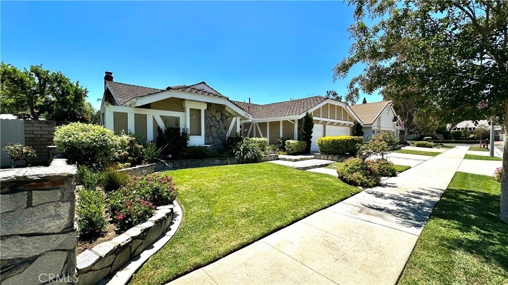 5514 E Crater Lake - Photo 1