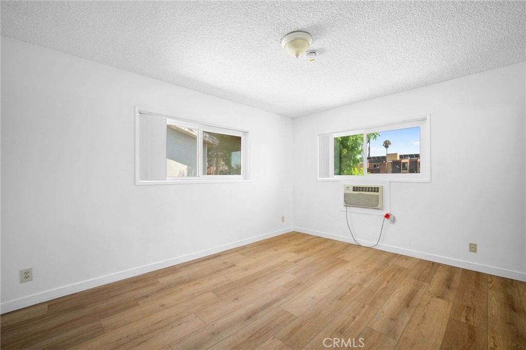 17845 Sherman Way - Photo 15