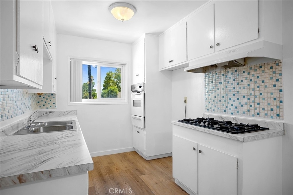 17845 Sherman Way - Photo 10