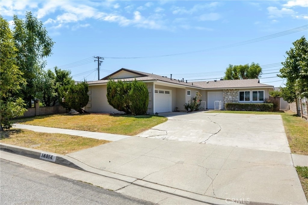 18814 Elizondo Street - Photo 0