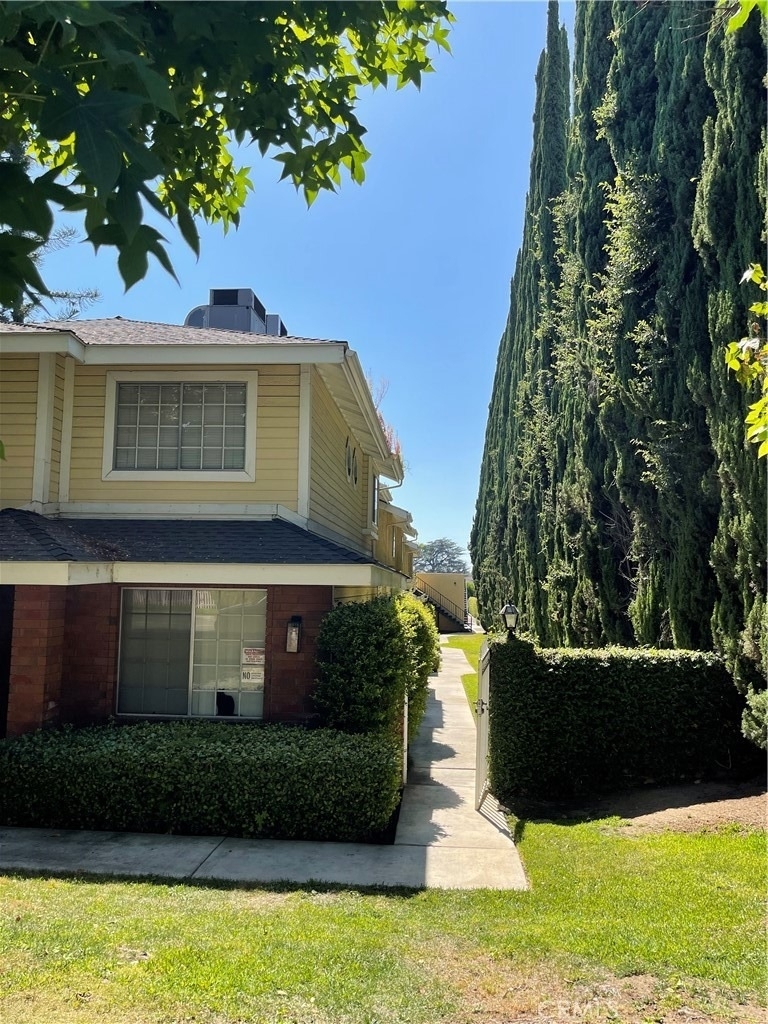 303 S Violet Avenue - Photo 1