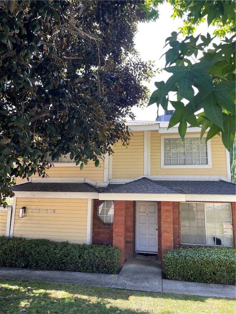 303 S Violet Avenue - Photo 0