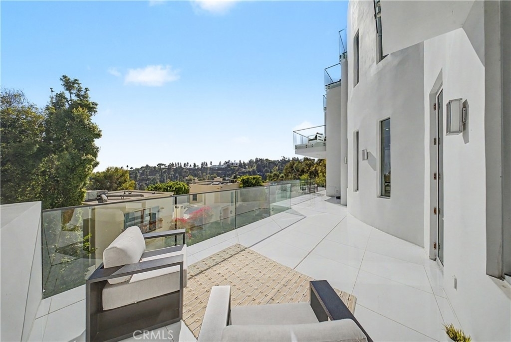 9459 Beverly Crest - Photo 26