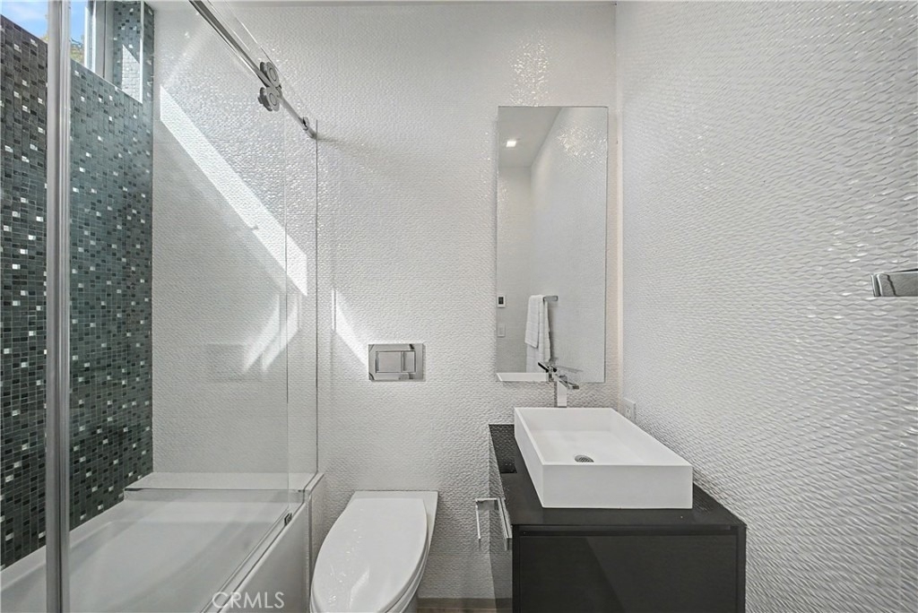 9459 Beverly Crest - Photo 42