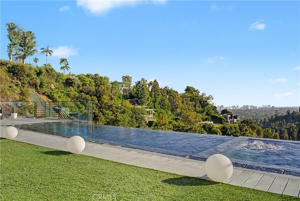 9459 Beverly Crest - Photo 59
