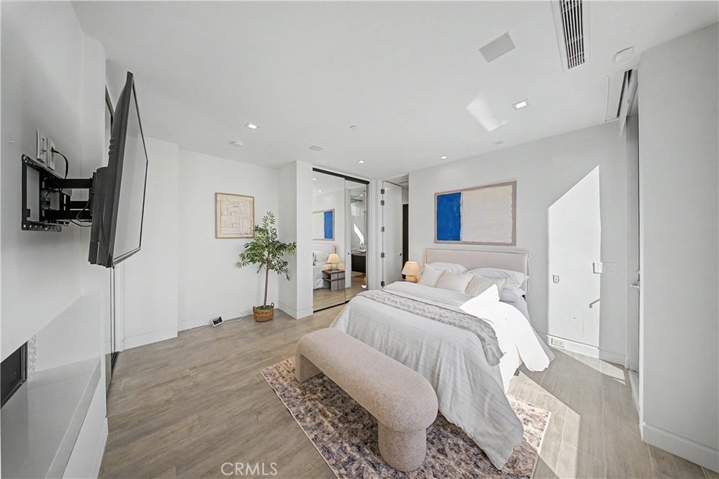 9459 Beverly Crest - Photo 33