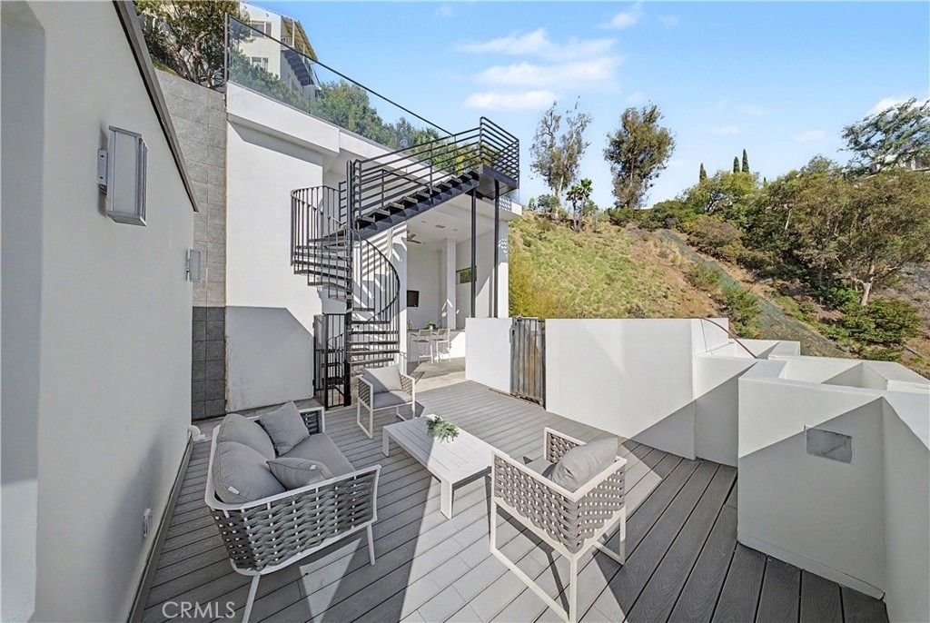 9459 Beverly Crest - Photo 50