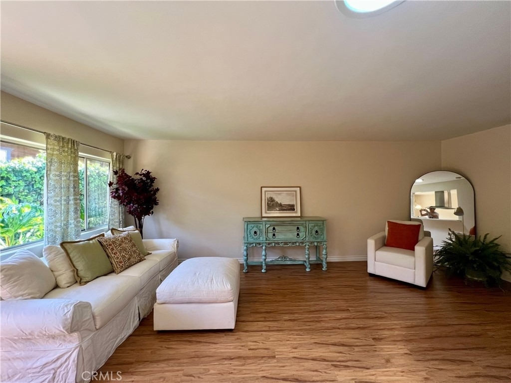 228 W Lemon - Photo 2