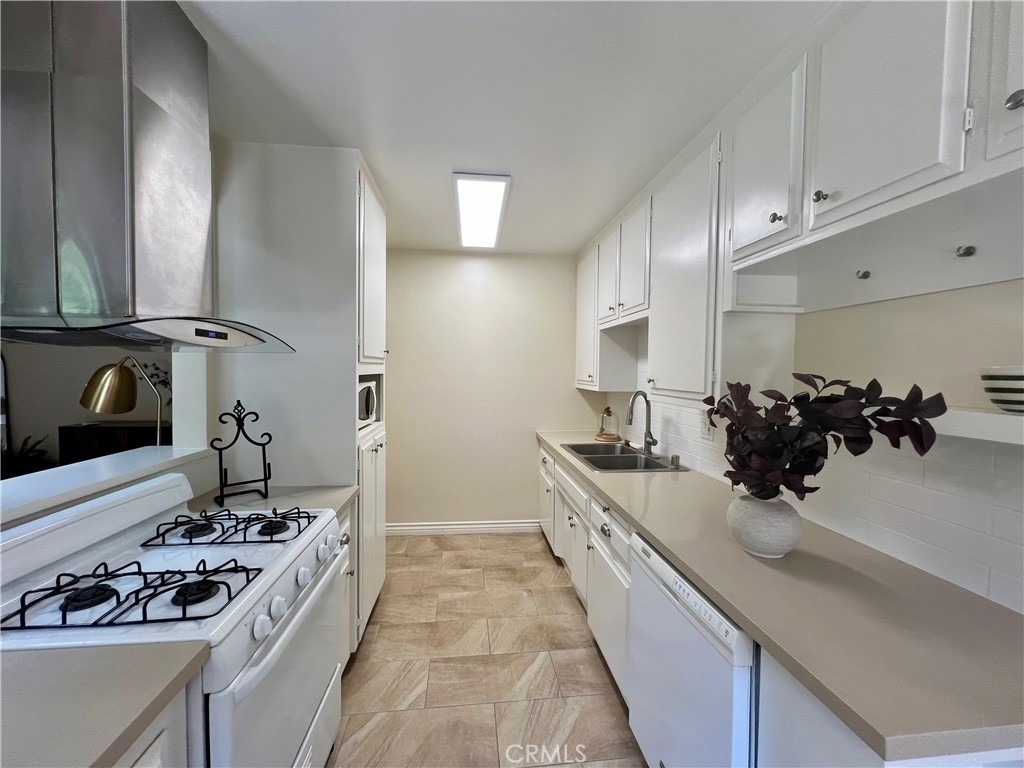 228 W Lemon - Photo 6