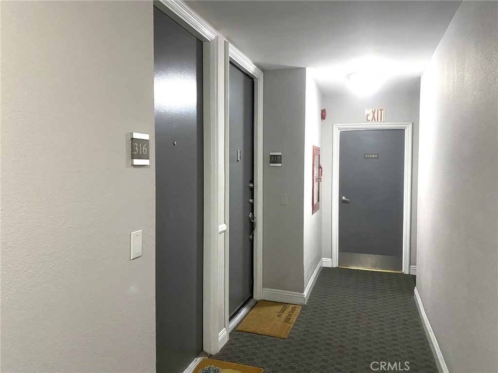 141 S Clark Drive - Photo 10
