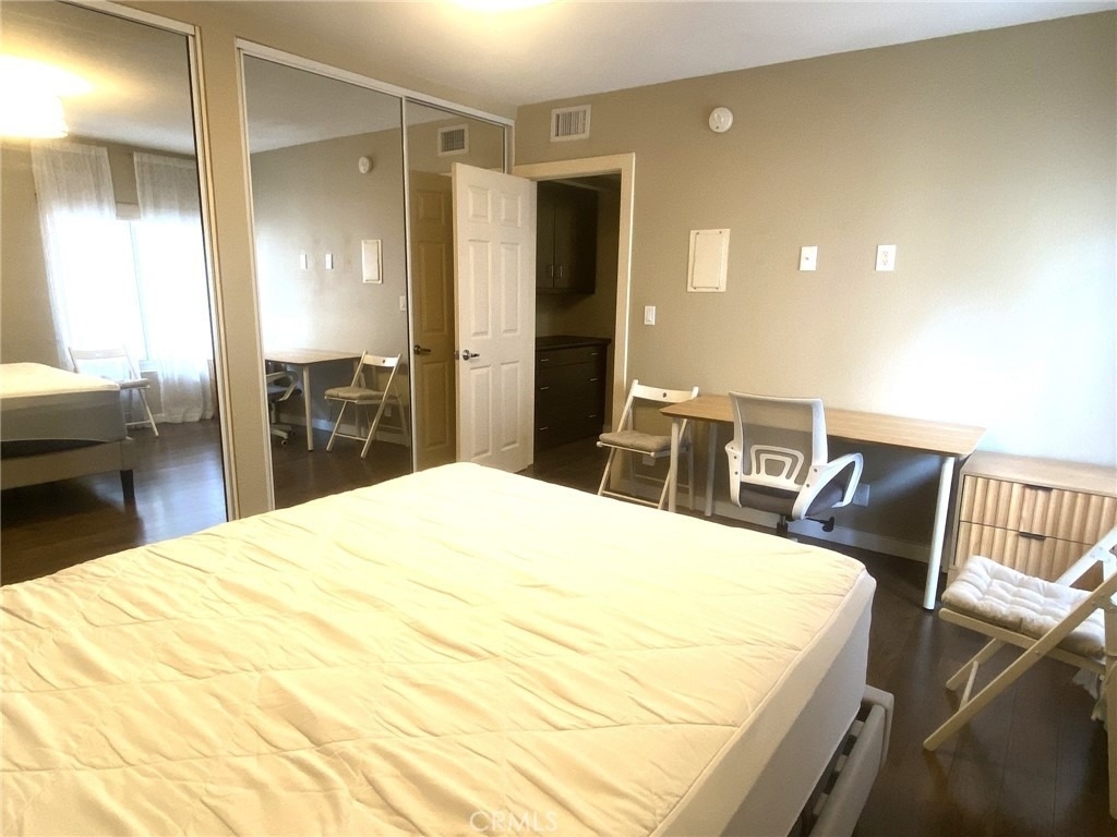 141 S Clark Drive - Photo 6
