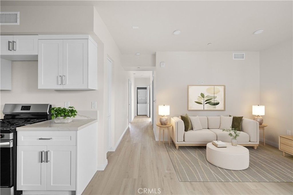 1818 S Norton Avenue - Photo 3