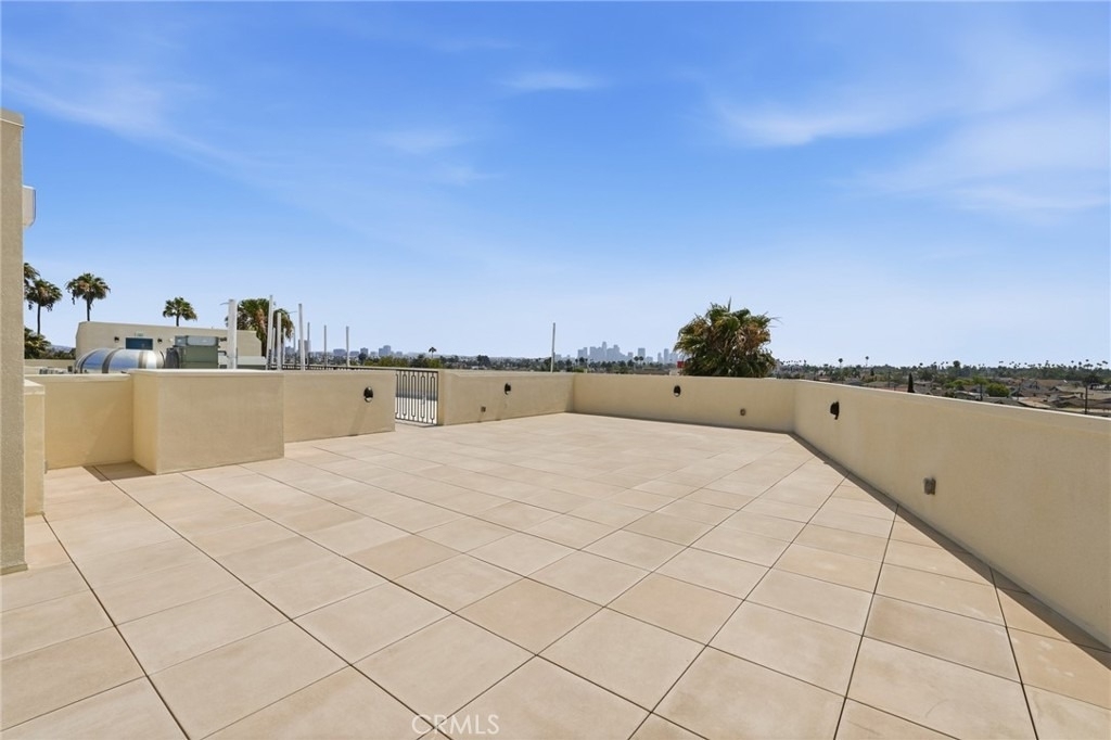 1818 S Norton Avenue - Photo 17