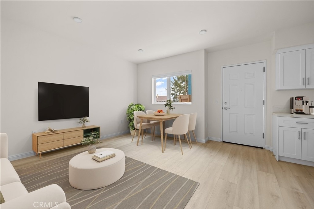 1818 S Norton Avenue - Photo 4