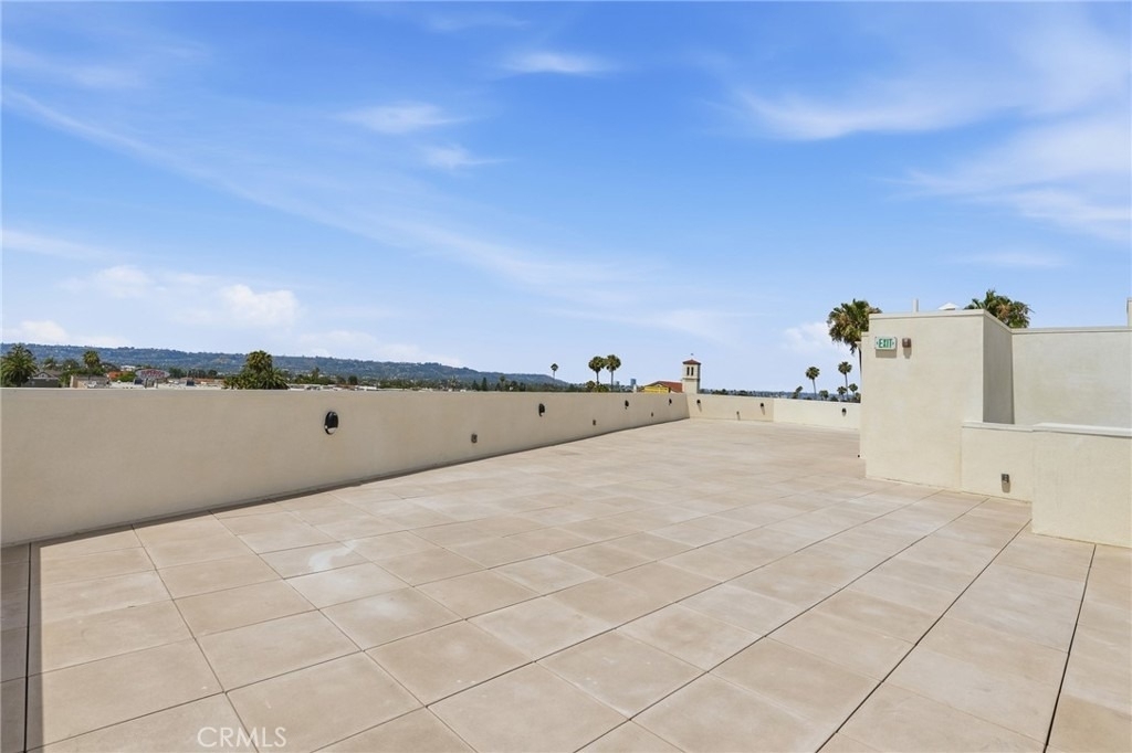 1818 S Norton Avenue - Photo 16