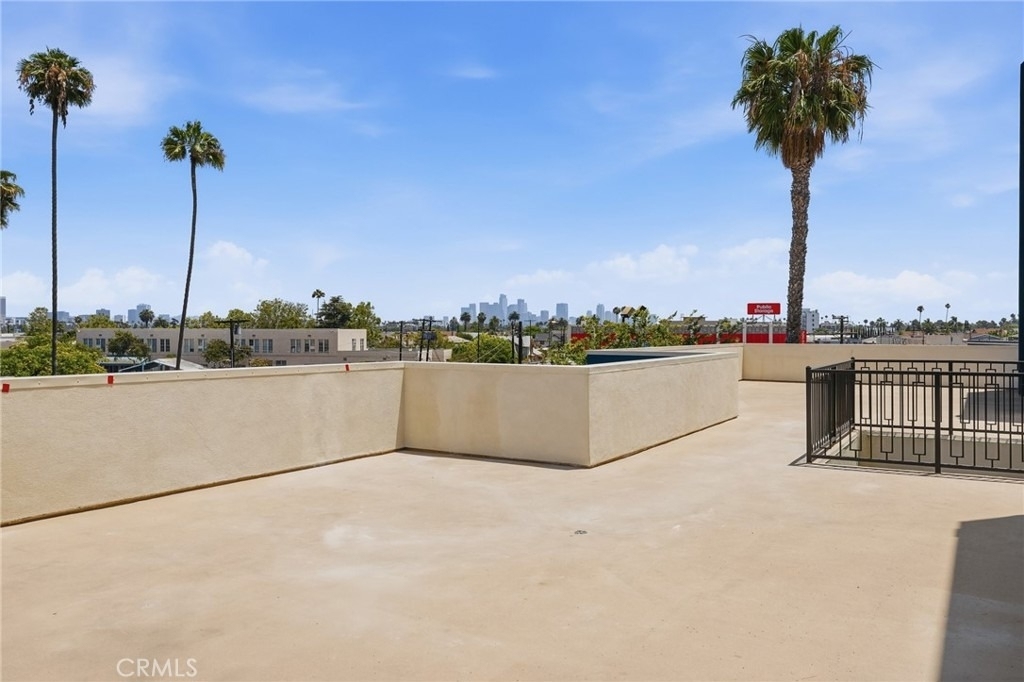 1818 S Norton Avenue - Photo 19