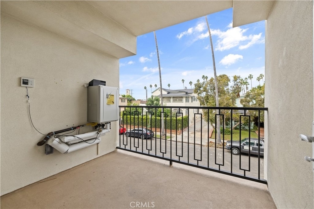 1818 S Norton Avenue - Photo 12