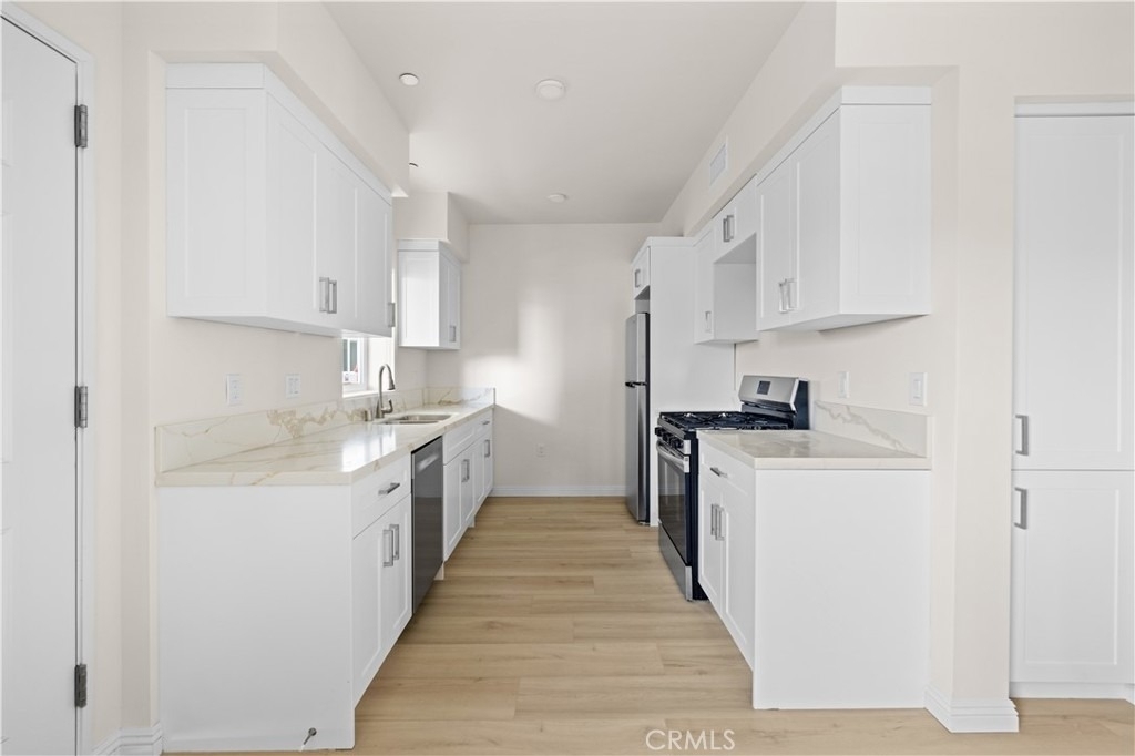 1818 S Norton Avenue - Photo 11