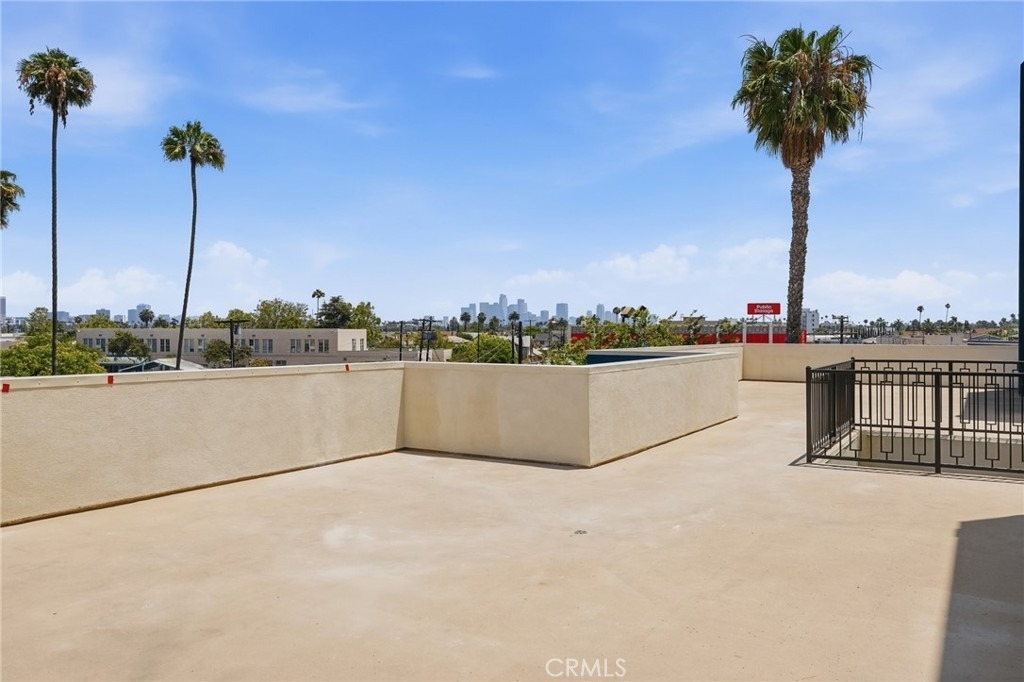 1818 S Norton Avenue - Photo 22