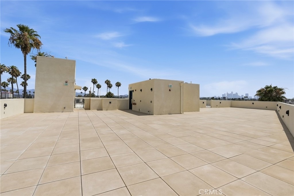 1818 S Norton Avenue - Photo 18