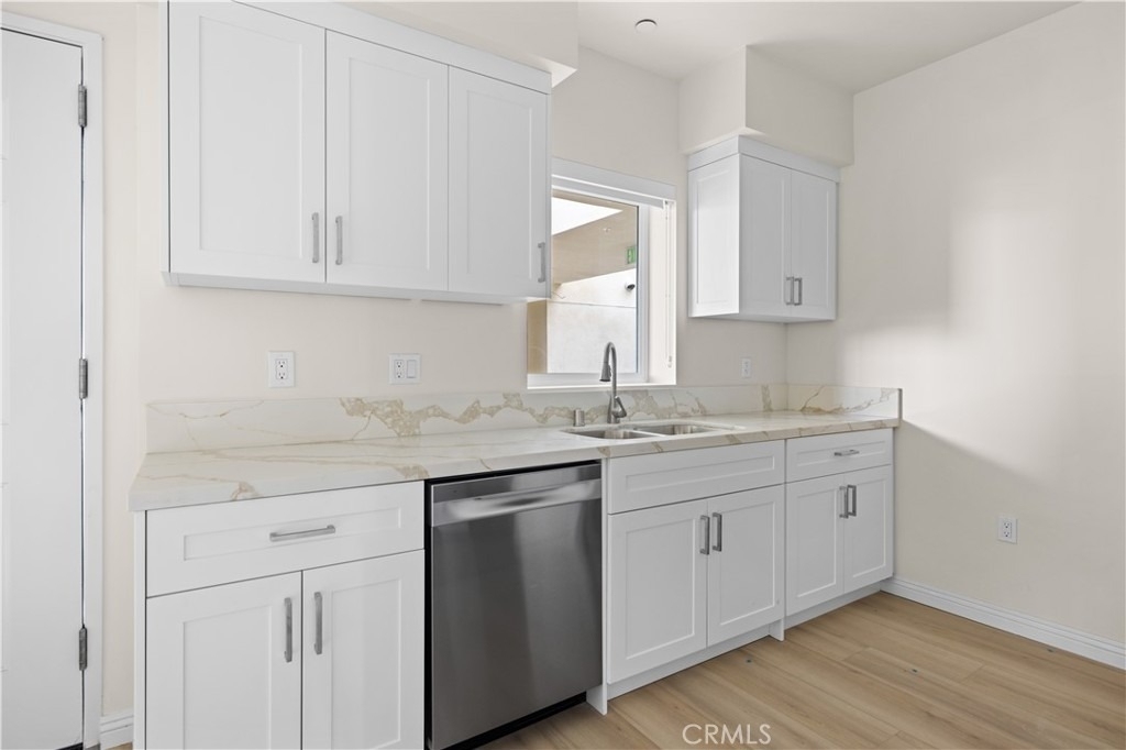 1818 S Norton Avenue - Photo 11