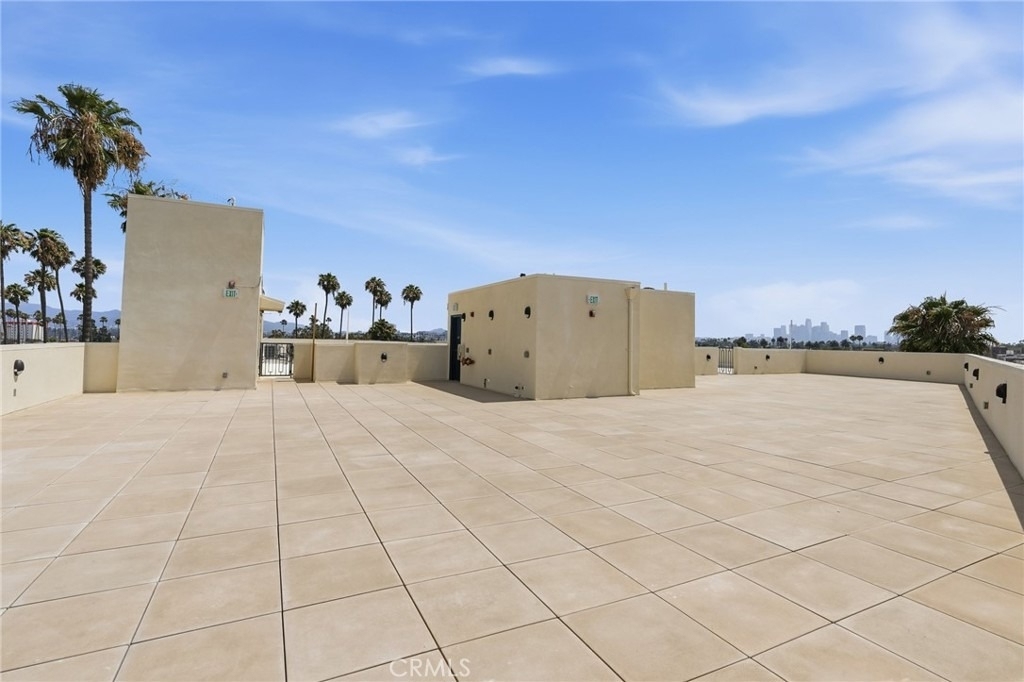 1818 S Norton Avenue - Photo 18