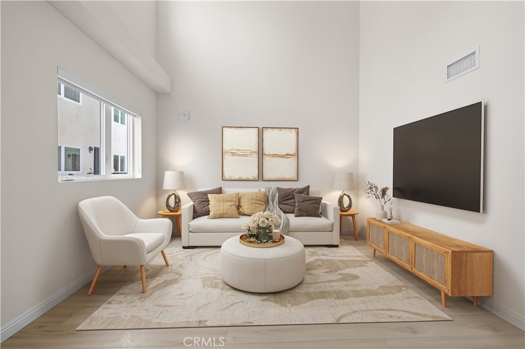 1818 S Norton Avenue - Photo 4