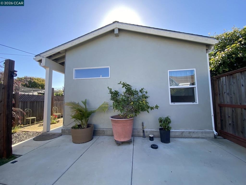 624 40th - Photo 1