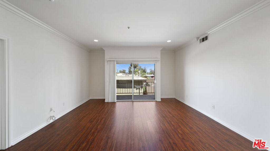 3328 Oakhurst Avenue - Photo 6
