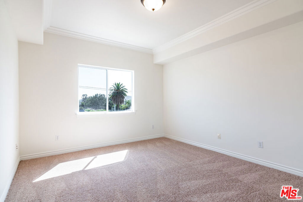 3328 Oakhurst Avenue - Photo 26