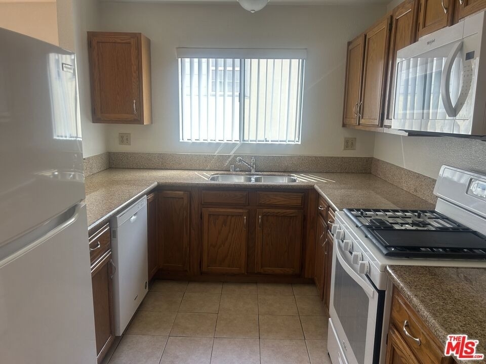 8515 Saturn Street - Photo 5