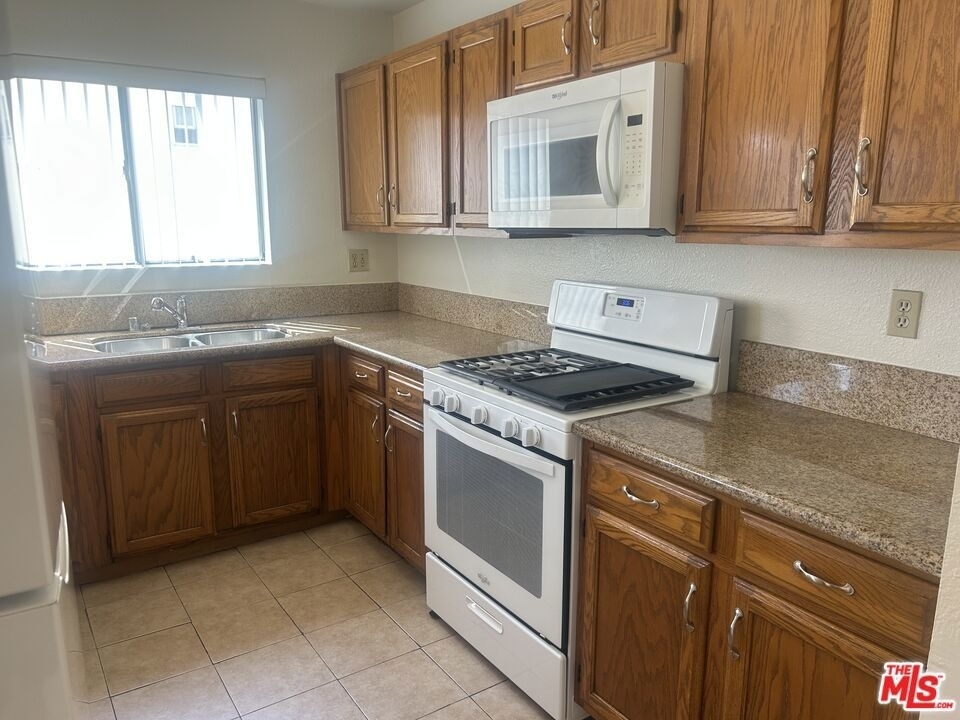 8515 Saturn Street - Photo 4