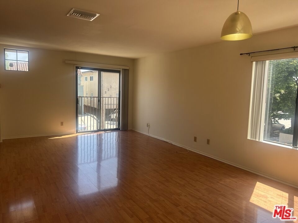 8515 Saturn Street - Photo 3