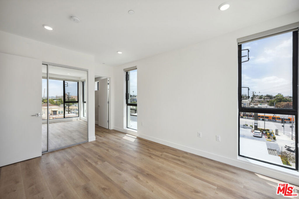 1126 N Cornwell Street - Photo 7