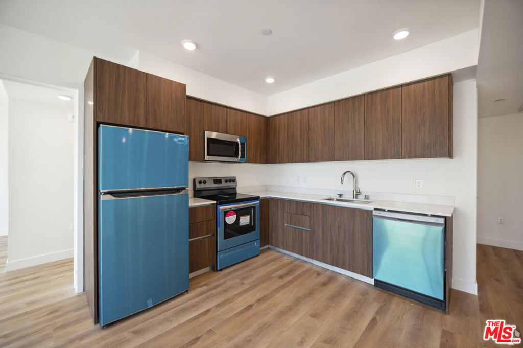 1126 N Cornwell Street - Photo 4