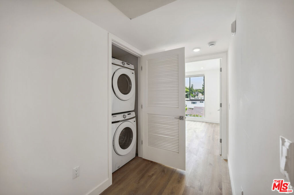 1126 N Cornwell Street - Photo 8