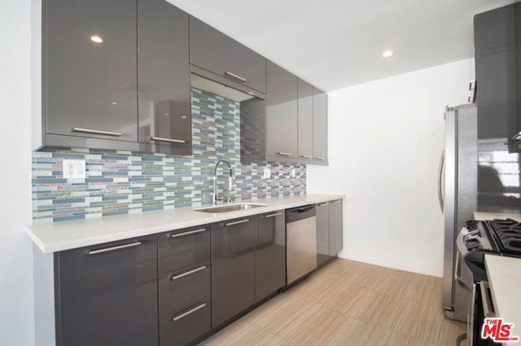617 Ocean Avenue - Photo 10