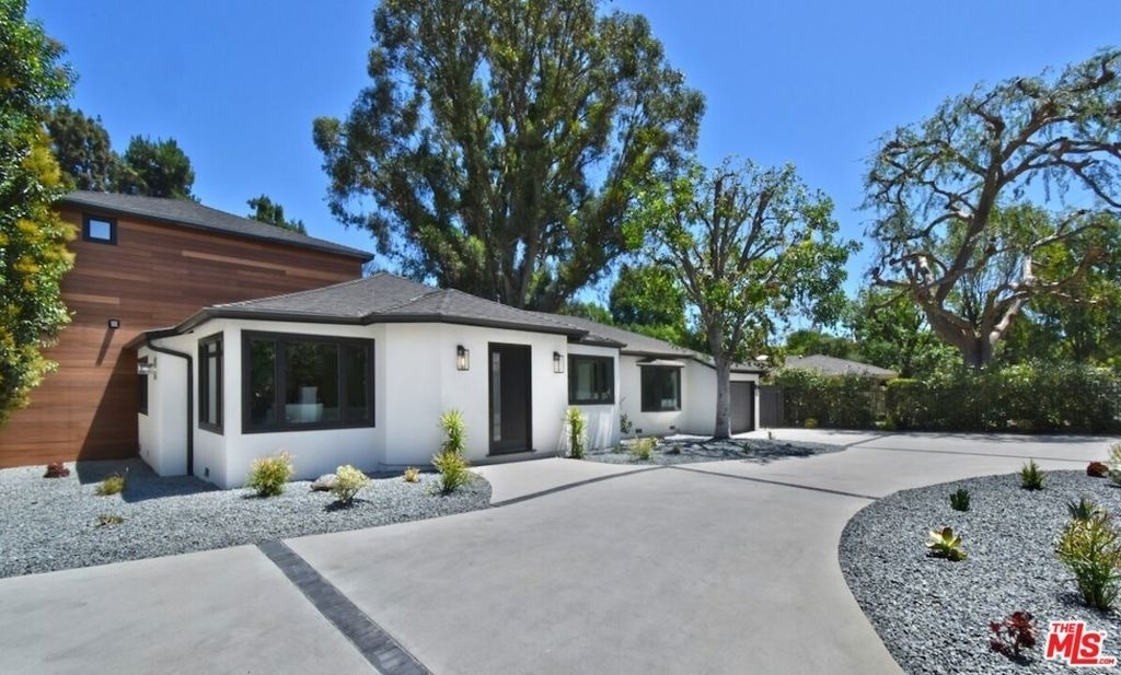 19061 Wells Drive - Photo 1