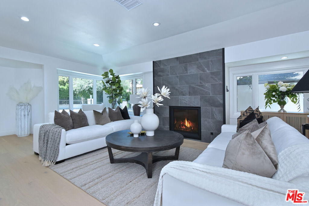 19061 Wells Drive - Photo 7
