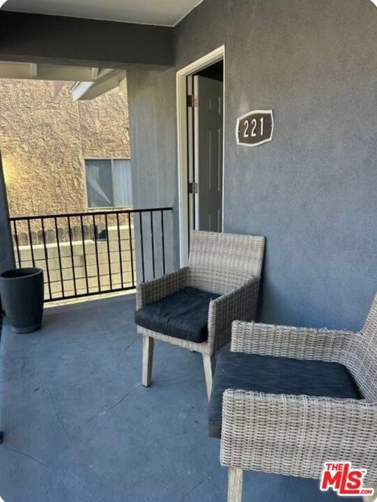 221 Lake Shore Terrace - Photo 4