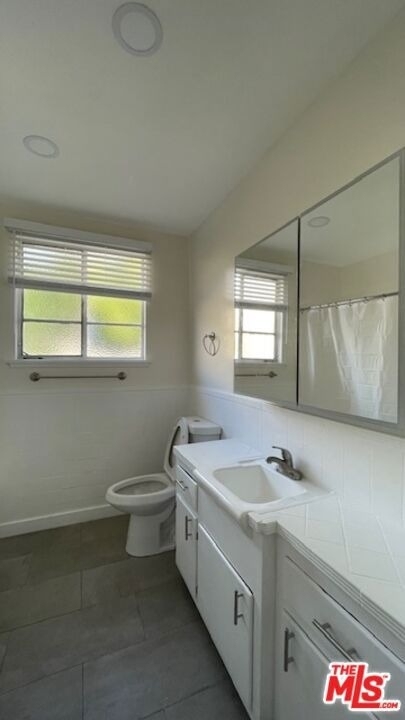 3901 W 4th Street - Photo 3