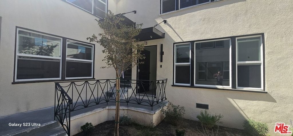 537 S Catalina Street - Photo 1
