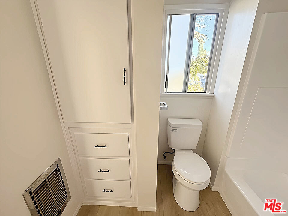 6406 Roble Avenue - Photo 13