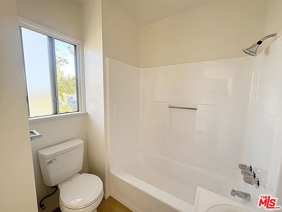 6406 Roble Avenue - Photo 11